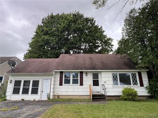 102 South Manor Drive, Manlius, NY 13057