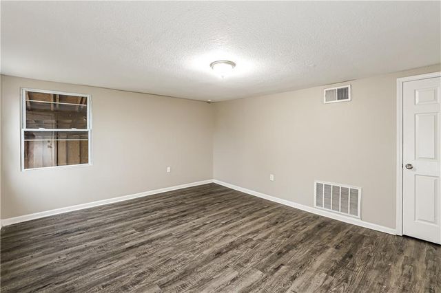 7933 N Jefferson Street, Kansas City, MO 64118