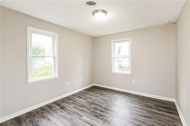 7933 N Jefferson Street, Kansas City, MO 64118