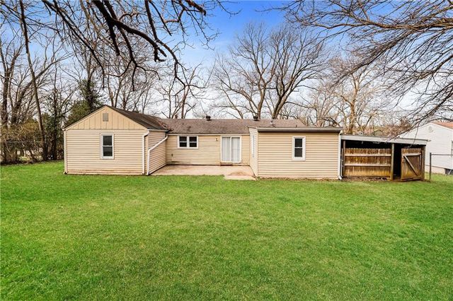 7933 N Jefferson Street, Kansas City, MO 64118