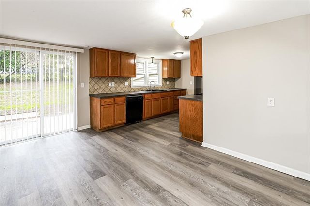 7933 N Jefferson Street, Kansas City, MO 64118