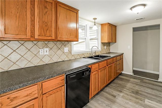 7933 N Jefferson Street, Kansas City, MO 64118