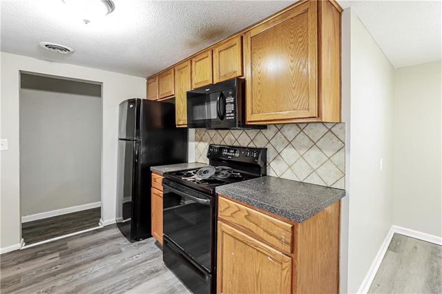 7933 N Jefferson Street, Kansas City, MO 64118