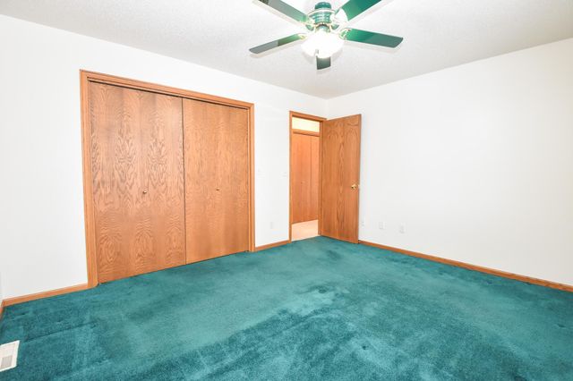 1807 33rd Street S, Moorhead, MN 56560