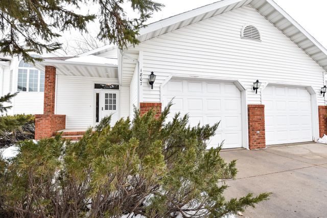 1807 33rd Street S, Moorhead, MN 56560