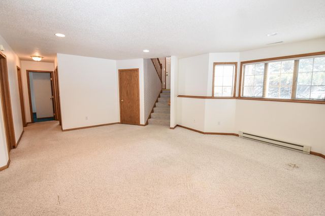 1807 33rd Street S, Moorhead, MN 56560