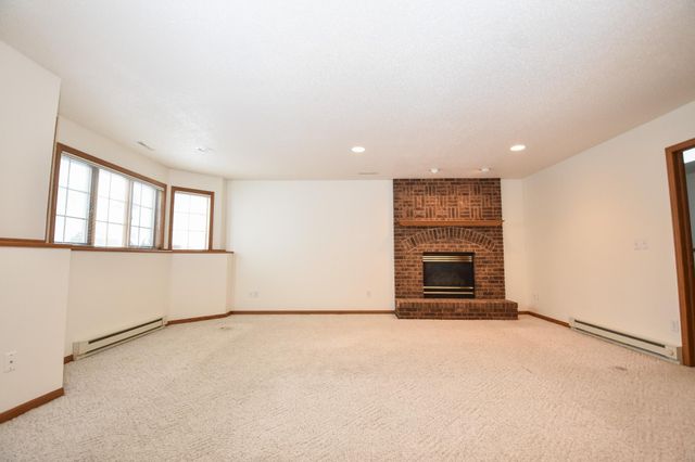 1807 33rd Street S, Moorhead, MN 56560