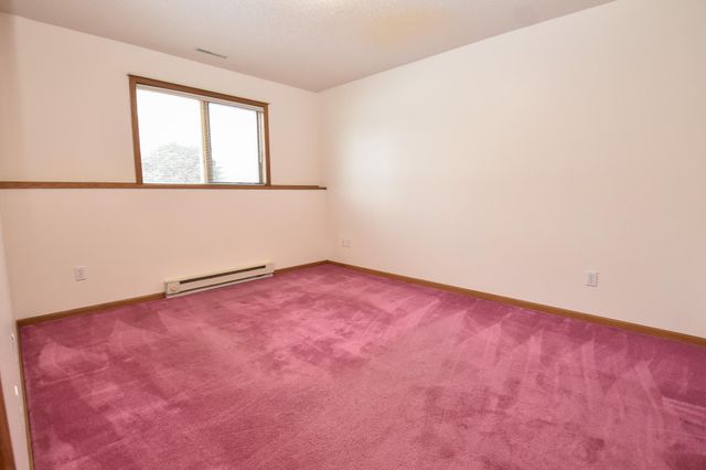 1807 33rd Street S, Moorhead, MN 56560