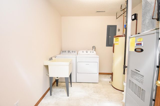 1807 33rd Street S, Moorhead, MN 56560