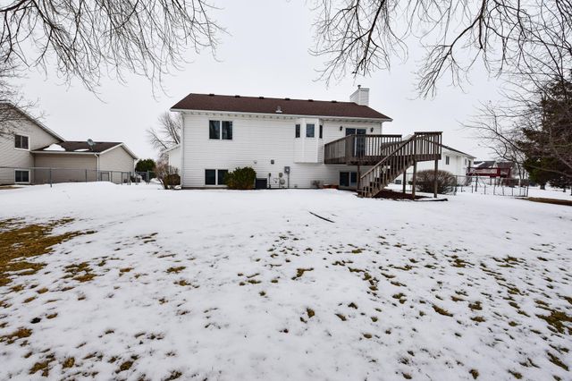 1807 33rd Street S, Moorhead, MN 56560