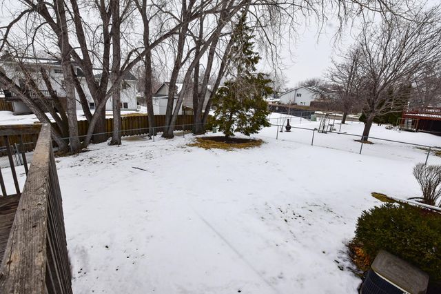 1807 33rd Street S, Moorhead, MN 56560