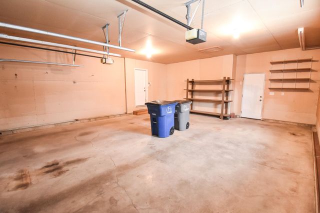 1807 33rd Street S, Moorhead, MN 56560