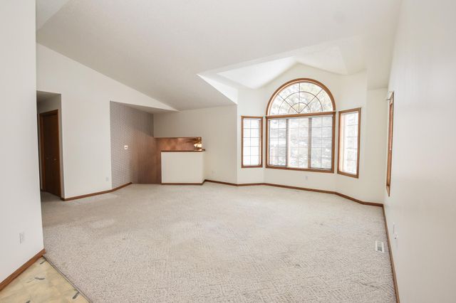 1807 33rd Street S, Moorhead, MN 56560