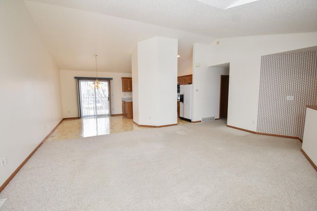 1807 33rd Street S, Moorhead, MN 56560