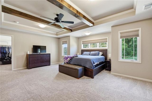 5805 Thousand Oaks Drive, Parkville, MO 64152