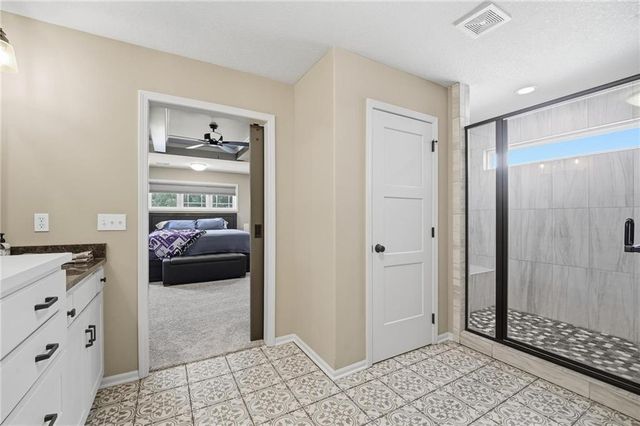 5805 Thousand Oaks Drive, Parkville, MO 64152