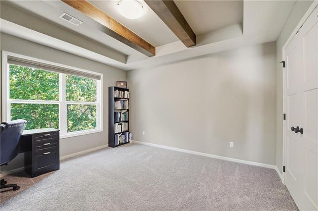 5805 Thousand Oaks Drive, Parkville, MO 64152