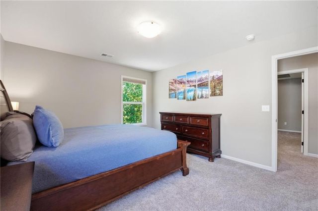 5805 Thousand Oaks Drive, Parkville, MO 64152