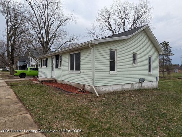 215 E 2nd North Street, Laingsburg, MI 48848
