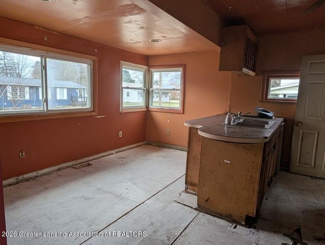 215 E 2nd North Street, Laingsburg, MI 48848