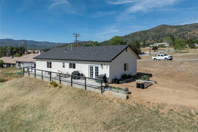 22612 Mariposa Road, Tehachapi, CA 93561