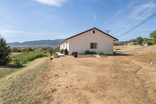 22612 Mariposa Road, Tehachapi, CA 93561