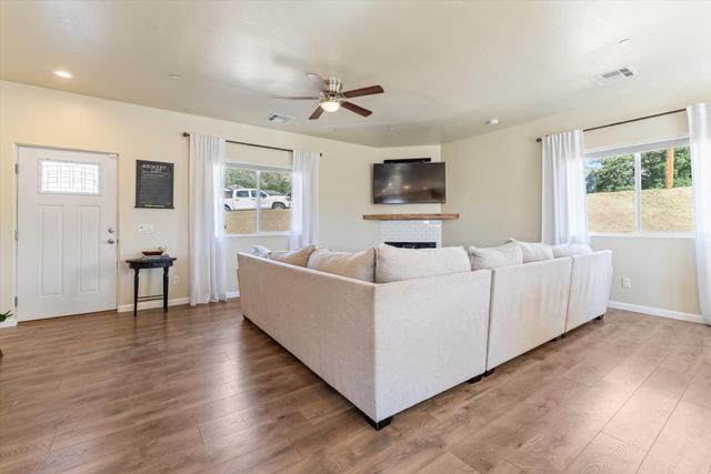 22612 Mariposa Road, Tehachapi, CA 93561