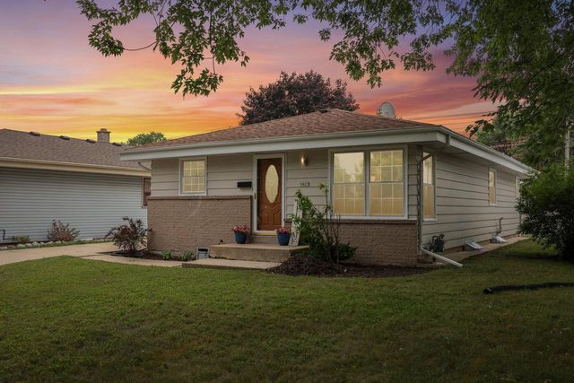 9807 W Morgan AVENUE, Milwaukee, WI 53228
