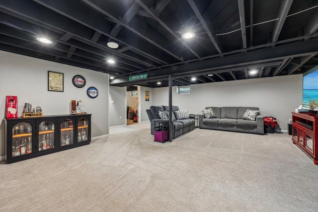 9807 W Morgan AVENUE, Milwaukee, WI 53228