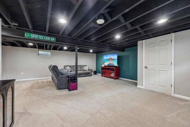 9807 W Morgan AVENUE, Milwaukee, WI 53228