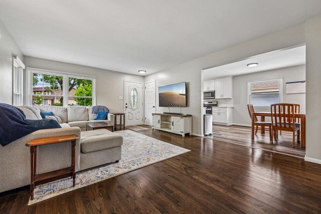 9807 W Morgan AVENUE, Milwaukee, WI 53228