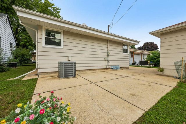 9807 W Morgan AVENUE, Milwaukee, WI 53228