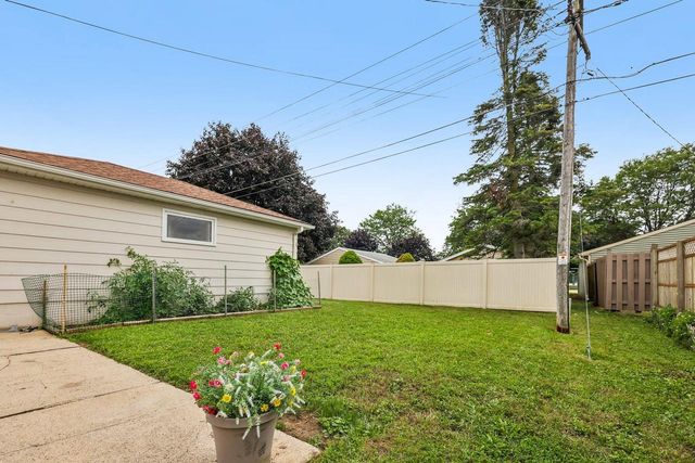 9807 W Morgan AVENUE, Milwaukee, WI 53228