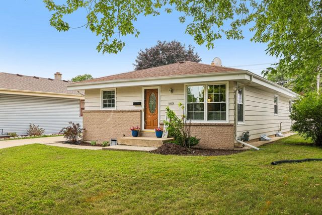 9807 W Morgan AVENUE, Milwaukee, WI 53228