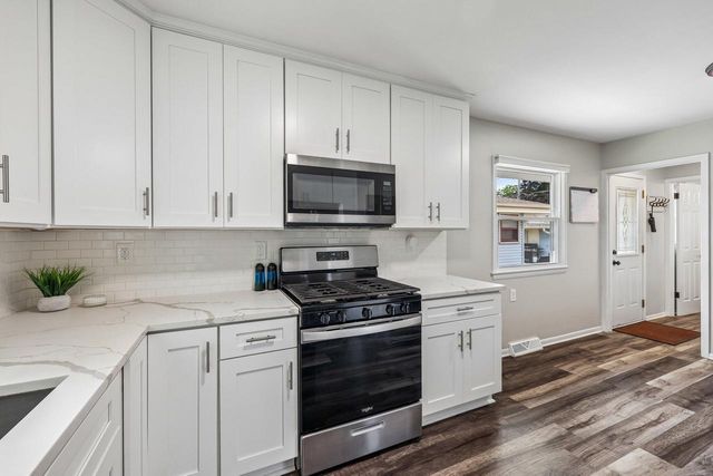9807 W Morgan AVENUE, Milwaukee, WI 53228