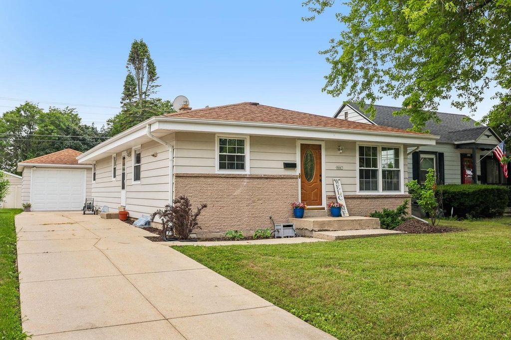 9807 W Morgan AVENUE, Milwaukee, WI 53228