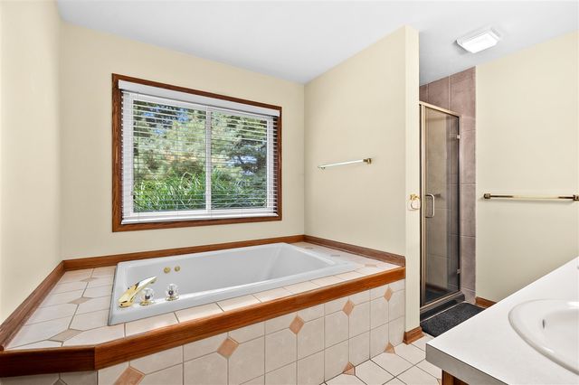 5105 Stone Oak Lane, Richland, MI 49083