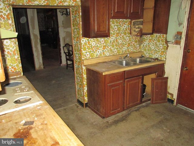 525 DOUGLASS ST, Reading, PA 19601