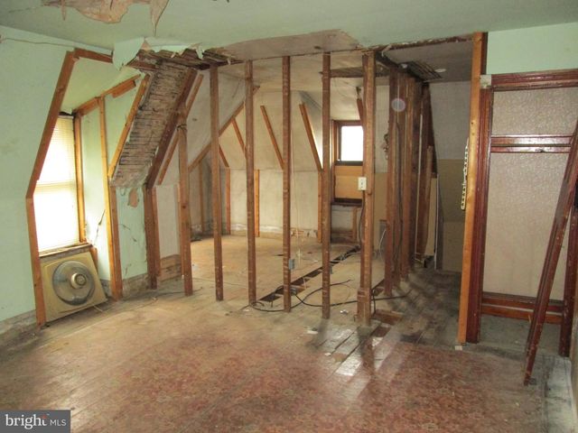 525 DOUGLASS ST, Reading, PA 19601