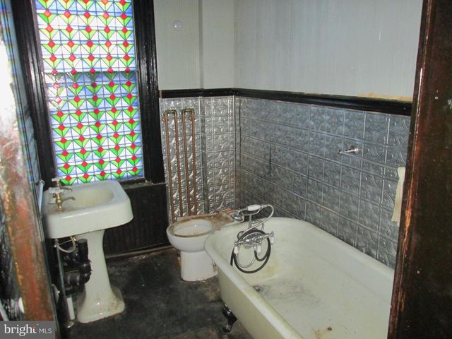 525 DOUGLASS ST, Reading, PA 19601