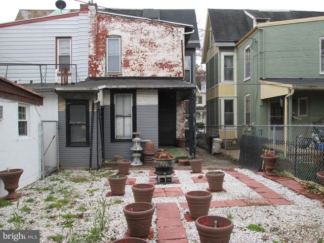 525 DOUGLASS ST, Reading, PA 19601