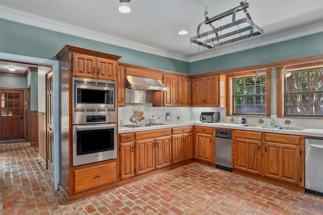 316 Split Oak Drive, Shreveport, LA 71106