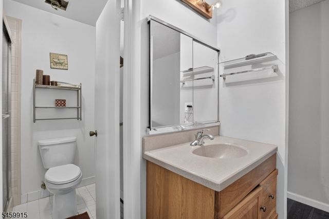484 Fairton Dr, Monroe Twp., NJ 08831