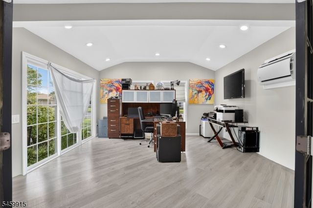484 Fairton Dr, Monroe Twp., NJ 08831