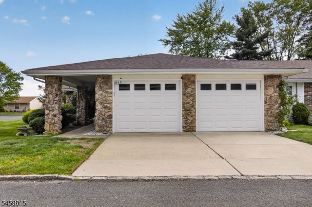 484 Fairton Dr, Monroe Twp., NJ 08831