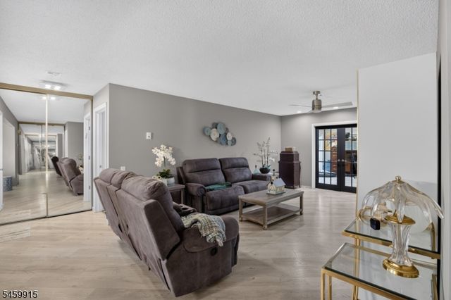 484 Fairton Dr, Monroe Twp., NJ 08831