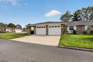 484 Fairton Dr, Monroe Twp., NJ 08831