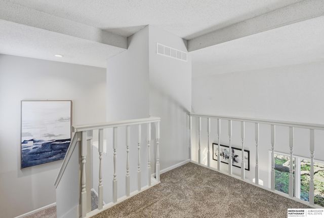 9630 Southby Plaza, Omaha, NE 68124
