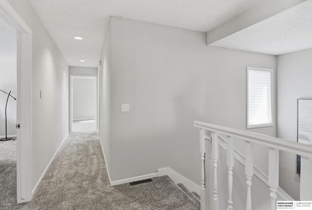 9630 Southby Plaza, Omaha, NE 68124