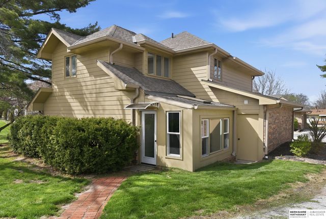 9630 Southby Plaza, Omaha, NE 68124